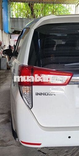 Toyota Innova 2.0E cuối 2019