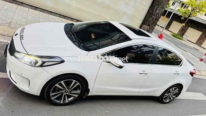 KIA Cerato 2018 2.0 bản full Trắng Tự động