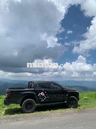 Mitsubishi Triton 2019 2.4 Mivec 4x4 AT Đen