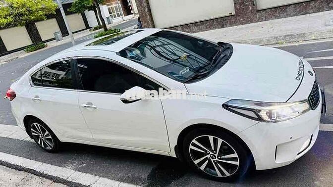 KIA Cerato 2018 2.0 bản full Trắng Tự động