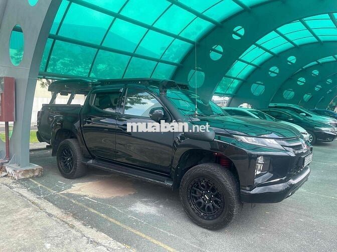 Mitsubishi Triton 2019 2.4 Mivec 4x4 AT Đen