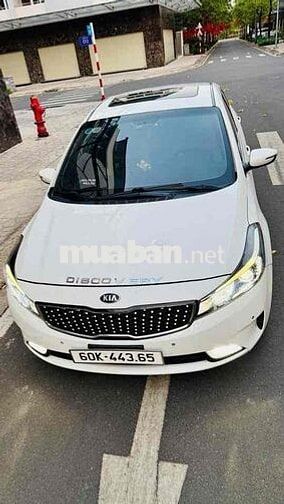 KIA Cerato 2018 2.0 bản full Trắng Tự động