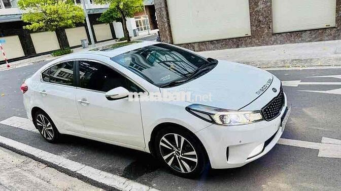 KIA Cerato 2018 2.0 bản full Trắng Tự động
