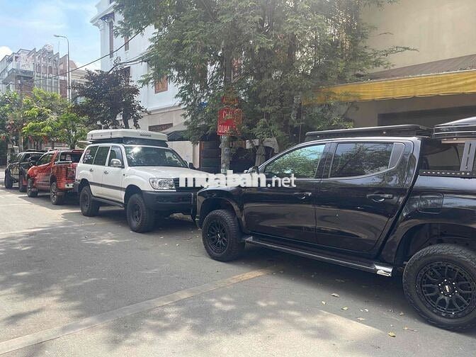Mitsubishi Triton 2019 2.4 Mivec 4x4 AT Đen