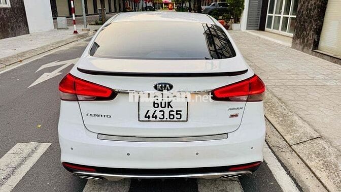 KIA Cerato 2018 2.0 bản full Trắng Tự động