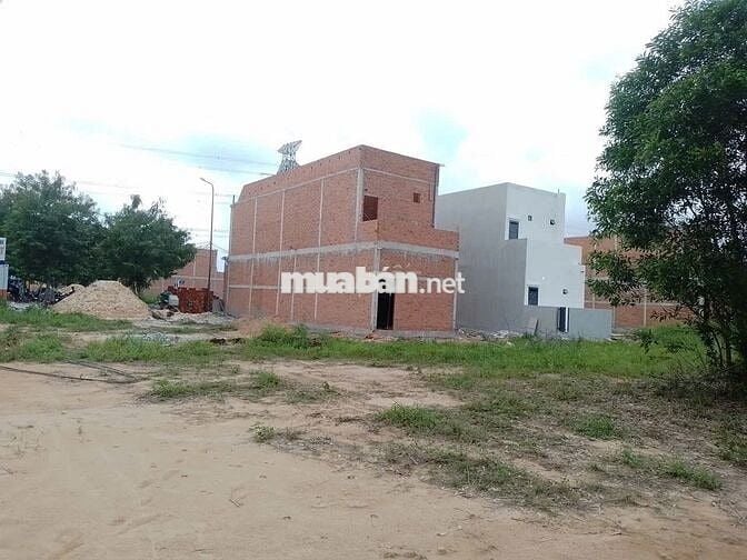 Hơn 900tr có 100m2 đất TC đường nhựa 7m gần chợ Bến Cát