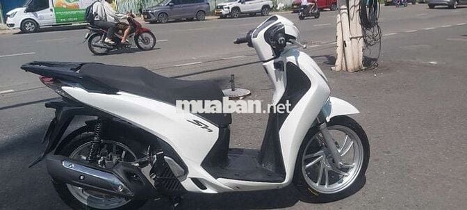 Honda SHVN 150cc Trắng 13000 km