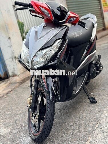 Yamaha Luvias FI Đen, Đỏ, Bạc