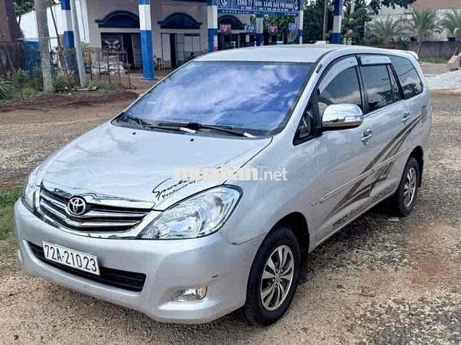 Toyota Innova 2010 Số sàn Bạc 7 chỗ