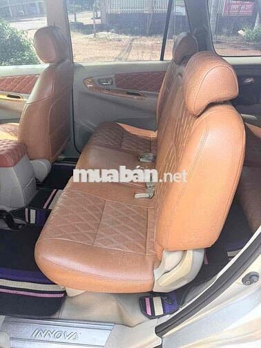 Toyota Innova 2010 Số sàn Bạc 7 chỗ
