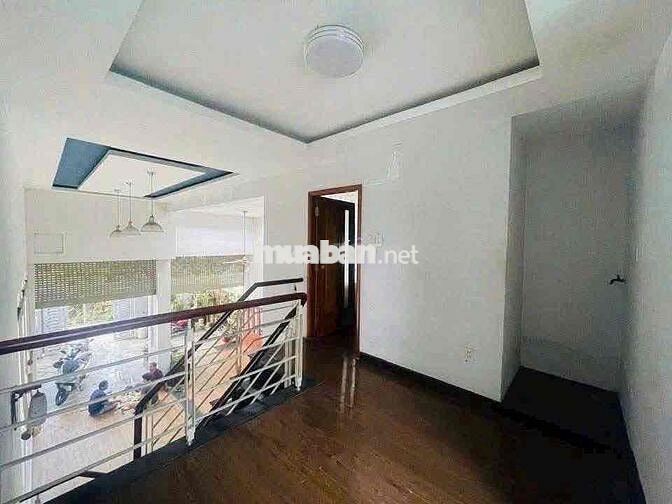 NHÀ RỘNG 7x18 _SÂN XE HƠI_ GẦN MẦM NON HOA ĐỖ QUYÊN