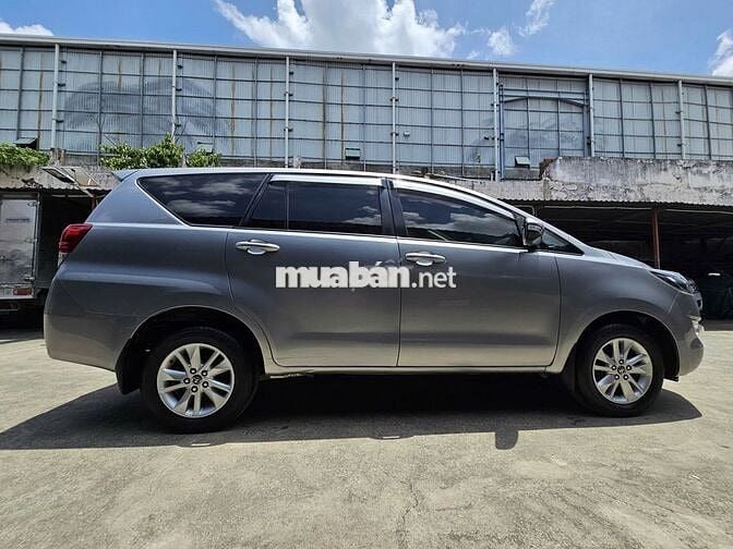 Toyota Innova E 2.0 SX 2017 Số sàn Bạc