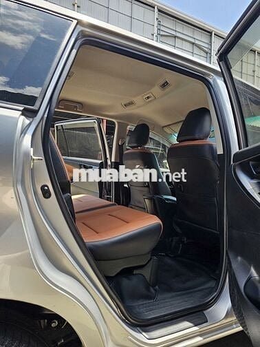 Toyota Innova E 2.0 SX 2017 Số sàn Bạc