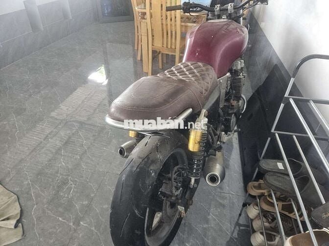Honda CB750 côn tay màu Đỏ