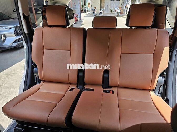 Toyota Innova E 2.0 SX 2017 Số sàn Bạc