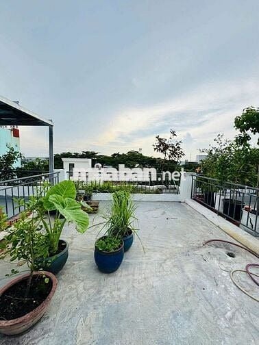 HẺM 7m Thông LÊ VĂN PHAN-Ngay Chợ Vải- 4.2x19.5m-ĐÚC 4 TẤM MỚI 4PN
