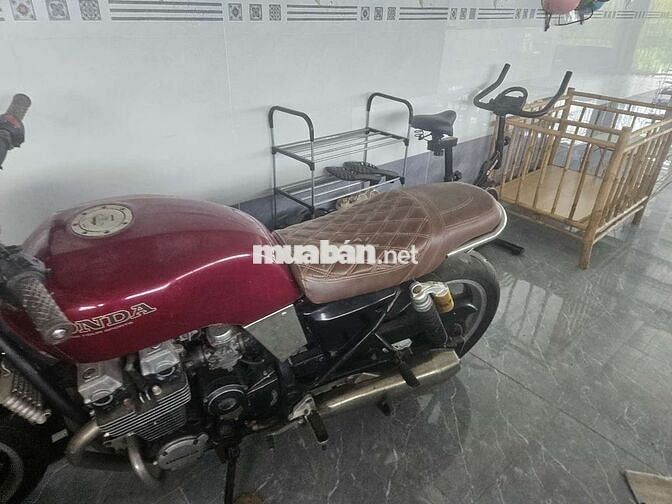 Honda CB750 côn tay màu Đỏ