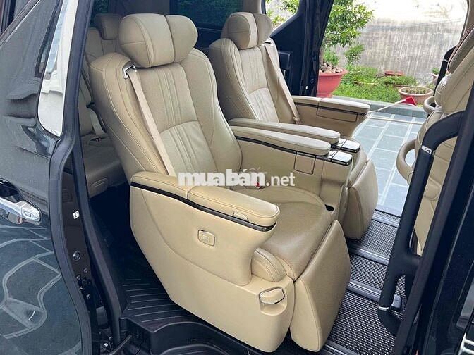 Toyota Alphard 2023 Đen 72 ngàn km