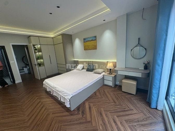  CHỦ NGỘP B..A.N.K GIẢM GẦN 1 TỈ , NHÀ CÓ THANG MÁY THƯƠNG LƯỢNG MẠNH 