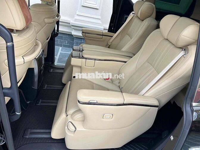 Toyota Alphard 2023 Đen 72 ngàn km