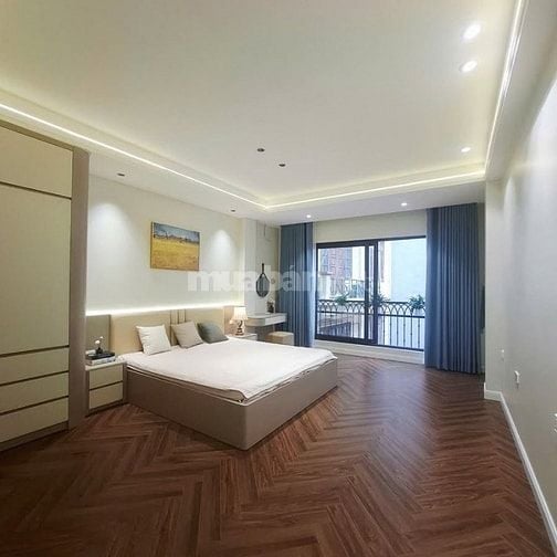  CHỦ NGỘP B..A.N.K GIẢM GẦN 1 TỈ , NHÀ CÓ THANG MÁY THƯƠNG LƯỢNG MẠNH 