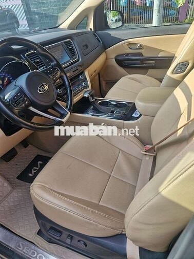 Kia Sedona 2.2 Dầu 2020 Vàng cát Số tự động
