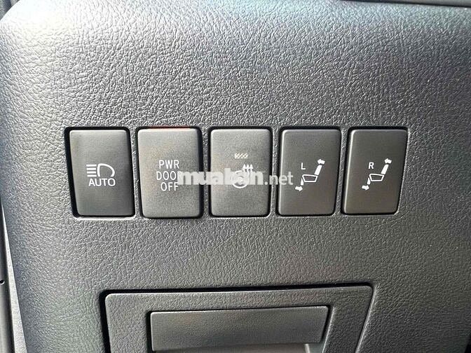 Toyota Alphard 2023 Đen 72 ngàn km