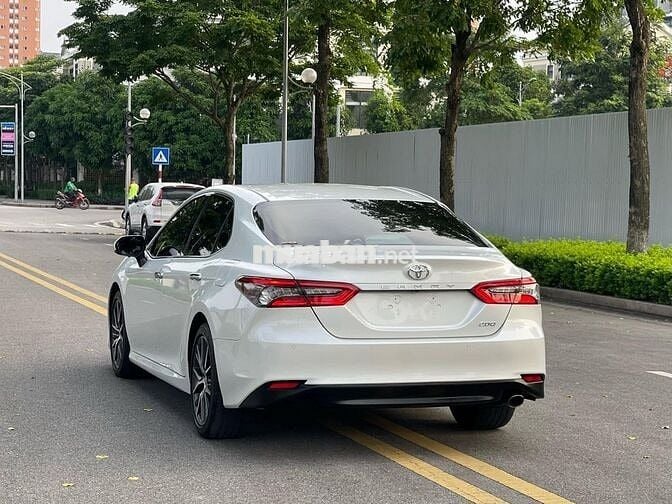 Toyota Camry 2.0Q 2023 Trắng Ngọc Trai | 50,000 Km