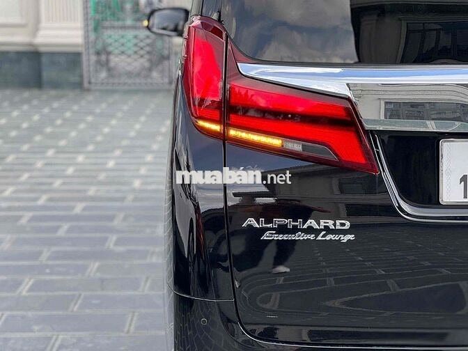 Toyota Alphard 2023 Đen 72 ngàn km