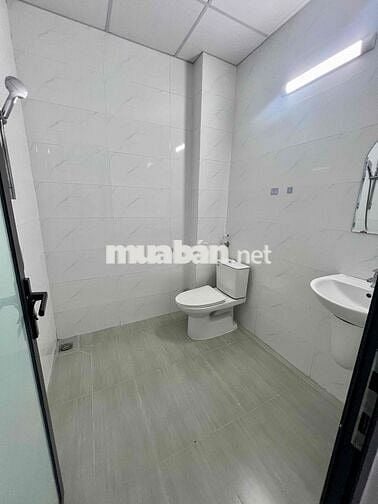 Cho Thuê Nhà Sạch Sẻ DT 100m2 1Trệt 1Lầu 3Pn 2Wc Sân Xe Máy Hẻm Xe Tải