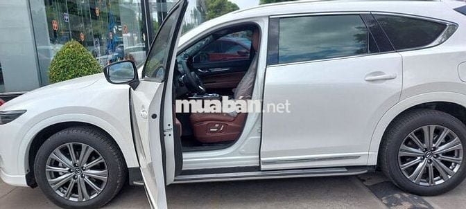 Mazda CX8 AWD Signature 2025 Trắng 300 km
