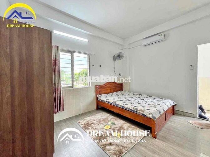 STUDIO BAN CÔNG CỬA SỔ THOÁNG MÁT NGAY CÔNG VIÊN LÊ THÚC HOẠCH Ở LIỀN