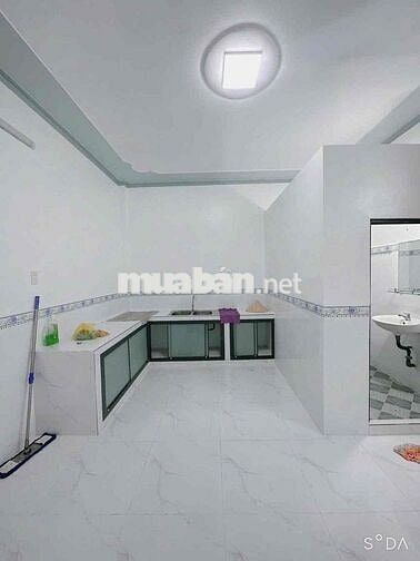 Nhà 2 lầu 2 phòng hẻm Hoàng Quốc Việt