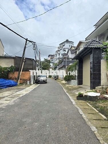 72M2 ĐẤT XÂY DỰNG LIÊN KẾ NGAY CHỢ PHƯỜNG 4 ĐÀ LẠT 3,6 TỶ