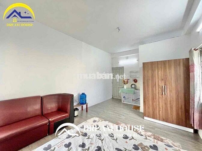 STUDIO BAN CÔNG CỬA SỔ THOÁNG MÁT NGAY CÔNG VIÊN LÊ THÚC HOẠCH Ở LIỀN