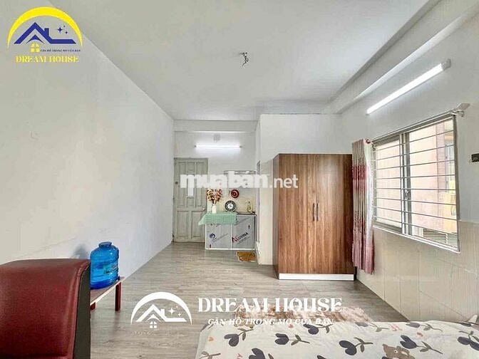 STUDIO BAN CÔNG CỬA SỔ THOÁNG MÁT NGAY CÔNG VIÊN LÊ THÚC HOẠCH Ở LIỀN