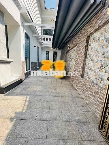 Cho Thuê Nguyên Căn Biệt Thự DT 7x20 1Trệt 1Lầu 3Pn 4Wc Sân Đậu Ôtô