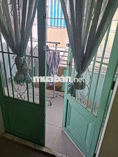 Phòng cho thuê 24 m2 lầu 1 có tolet riêng, có ban công