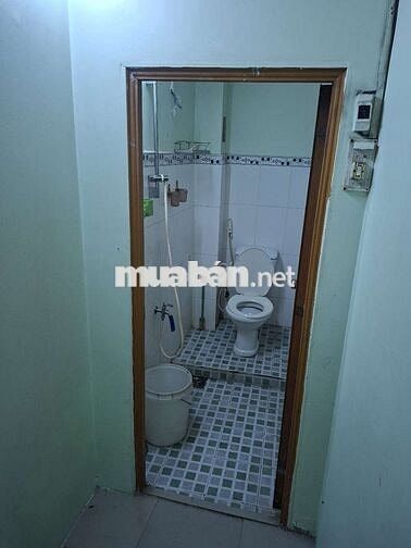 Phòng cho thuê 24 m2 lầu 1 có tolet riêng, có ban công