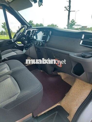 Ford Transit 2024 16 chỗ Bạc 74210 km