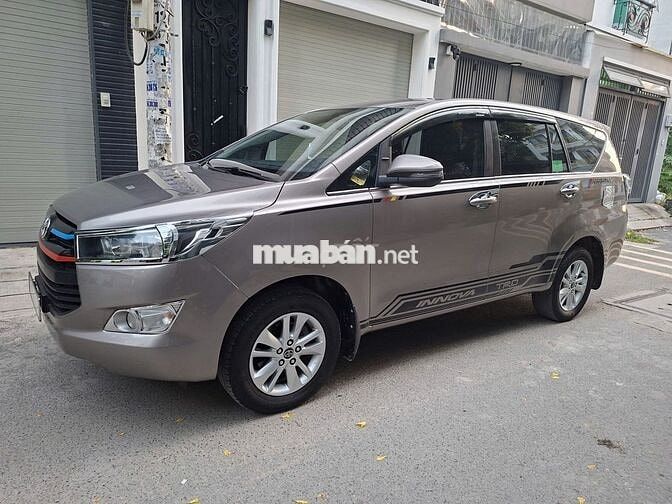 Xe nhà Innova E 2019 Số sàn 77.000 km Nâu