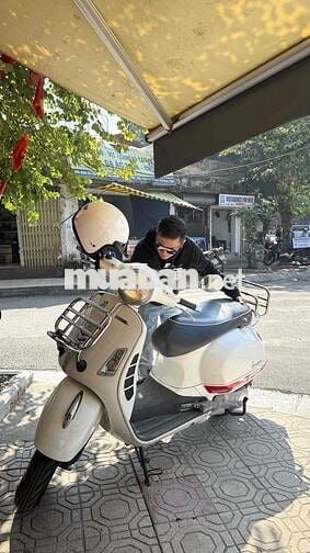 Piaggio Vespa GTS 150cc 2015 Trắng