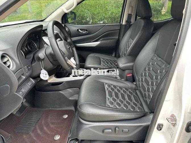 Nissan Navara VL Trắng Tự động 2.7 vạn km