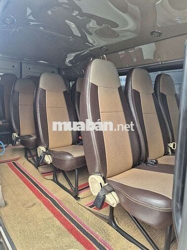 Ford Transit 16 chỗ Bạc
