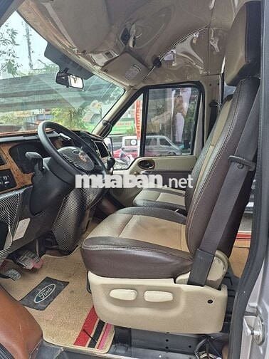 Ford Transit 16 chỗ Bạc