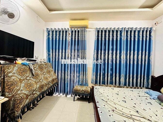 cho thuê nhà Gò Vấp. nhà 3 tầng.fun nội thất