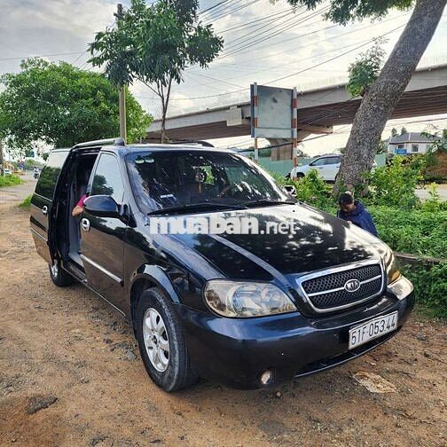 Kia Carnival 7 chỗ Xăng màu Đen