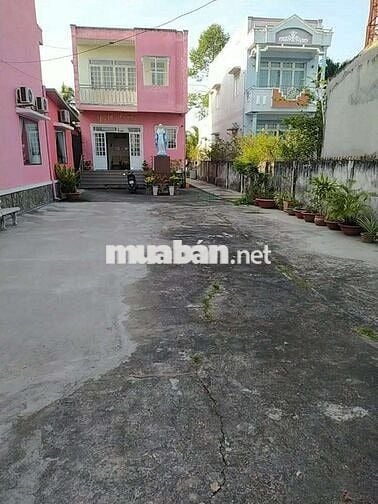 Cho thuê mặt bằng mặt tiền đường rộng tiện kinh doanh