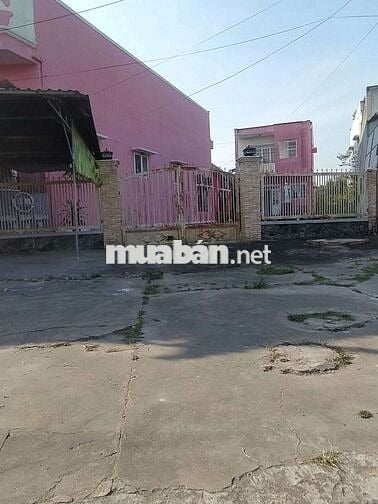 Cho thuê mặt bằng mặt tiền đường rộng tiện kinh doanh