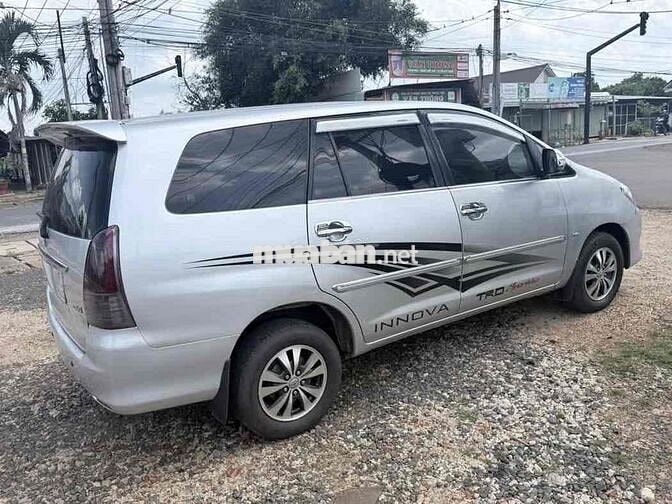 Toyota Innova 2010 Bạc Sàn 100.000 km